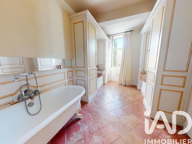 Maison - 401 m² - 16 pièces