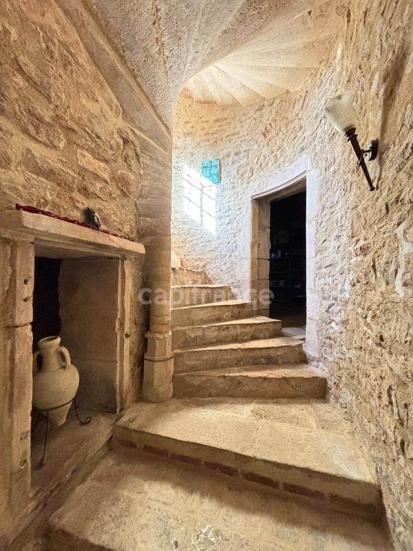 Maison - 304 m² - 10 pièces