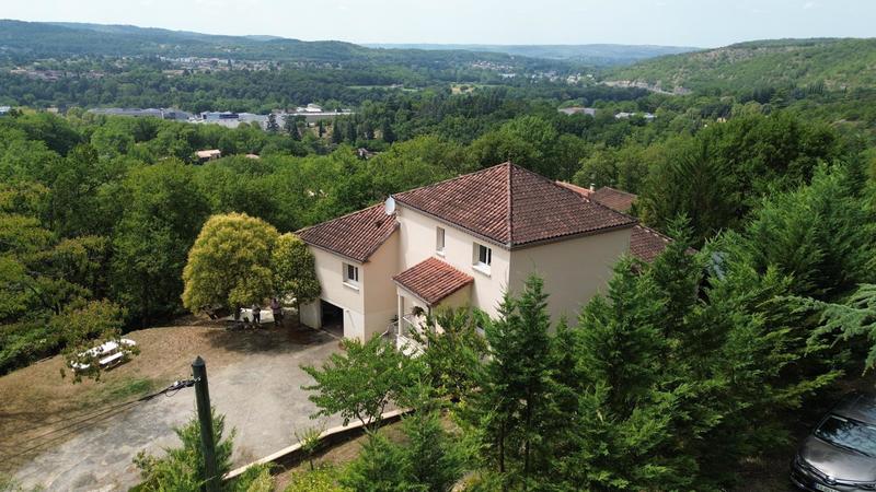 Maison - 170 m² - 8 pièces