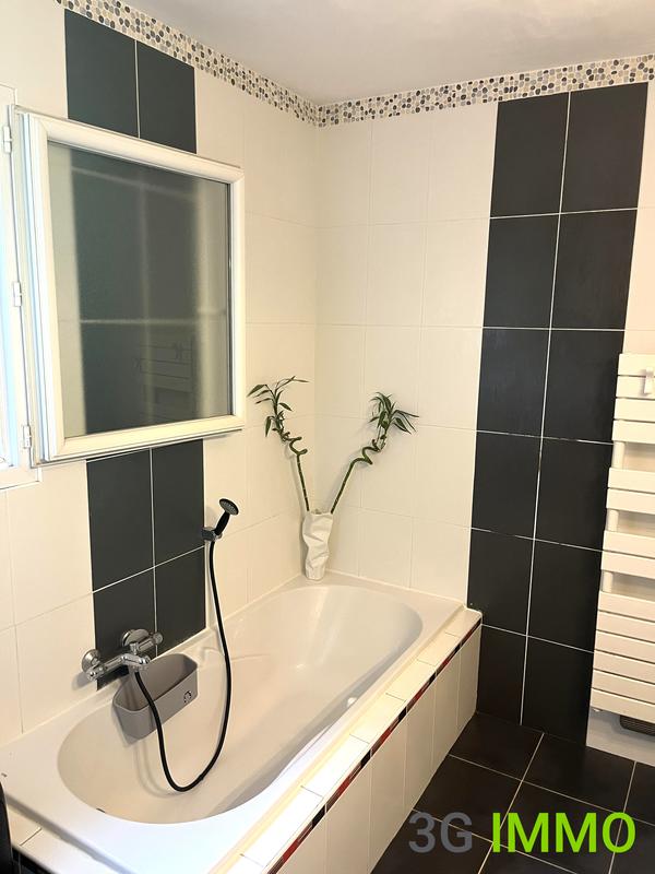 Maison - 102 m² - 4 pièces