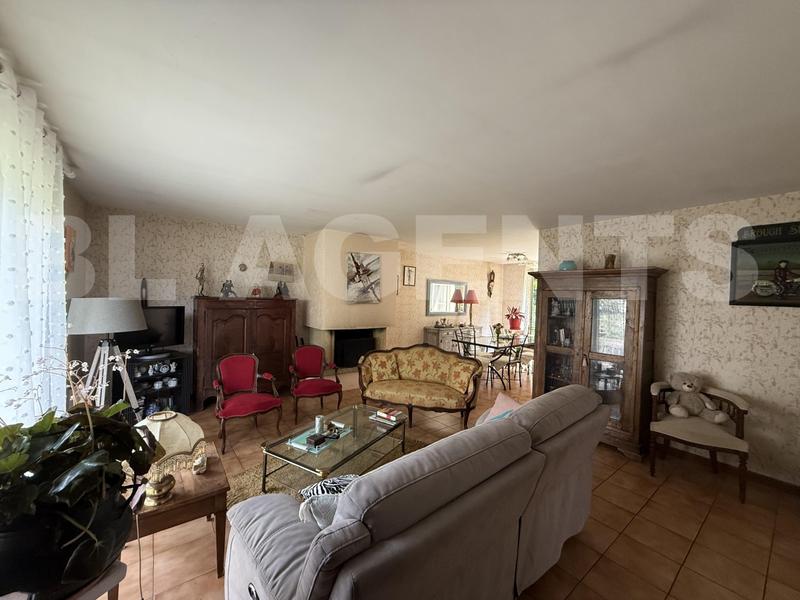 Maison traditionnelle - 193 m² - 8 pièces