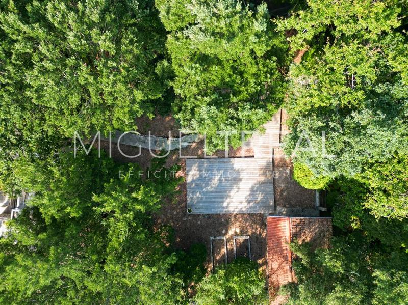 Maison - 214 m² - 8 pièces