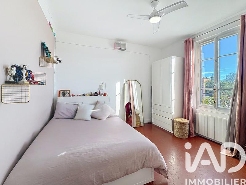 Maison - 220 m² - 5 pièces