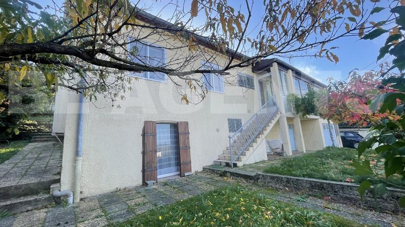 Maison traditionnelle - 113 m² - 6 pièces