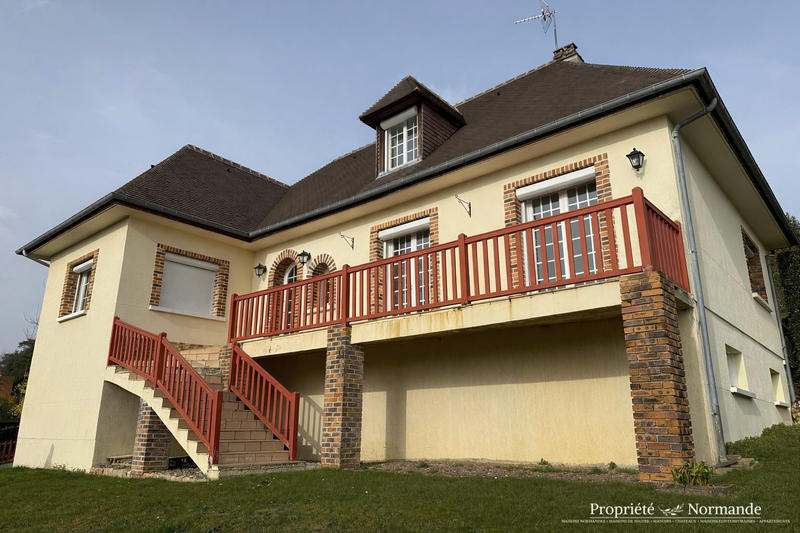 Maison traditionnelle - 200 m² - 7 pièces