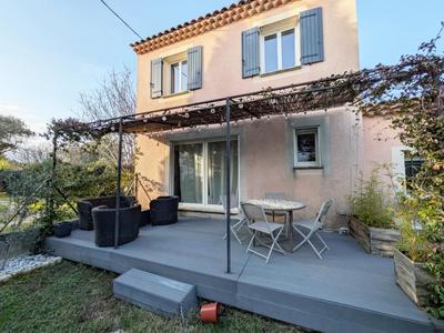Maison - 80 m² - 4 pièces