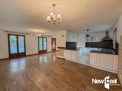 Maison - 92 m² - 4 pièces