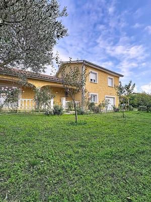 Maison - 176 m² - 8 pièces