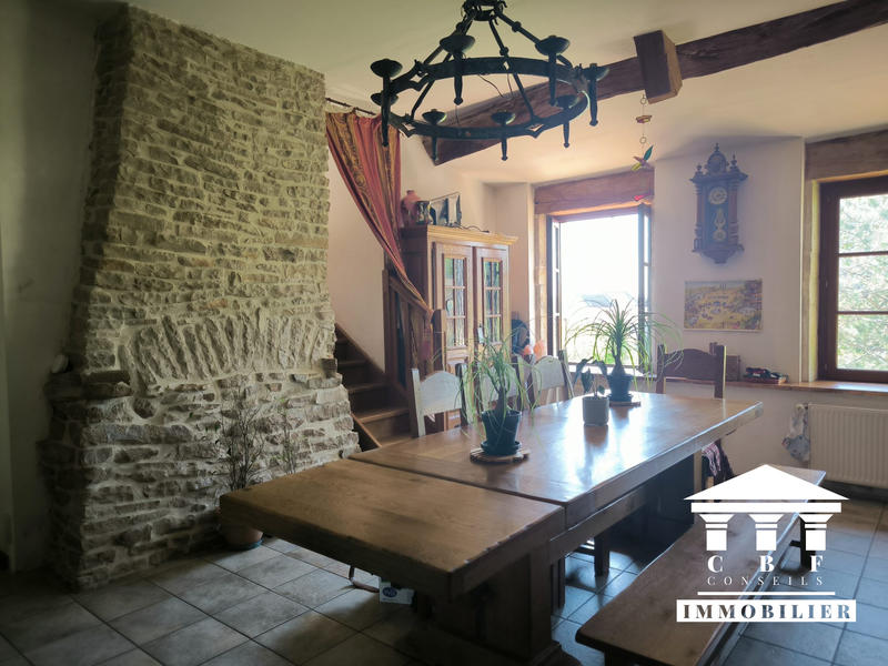 Maison - 172 m² - 9 pièces