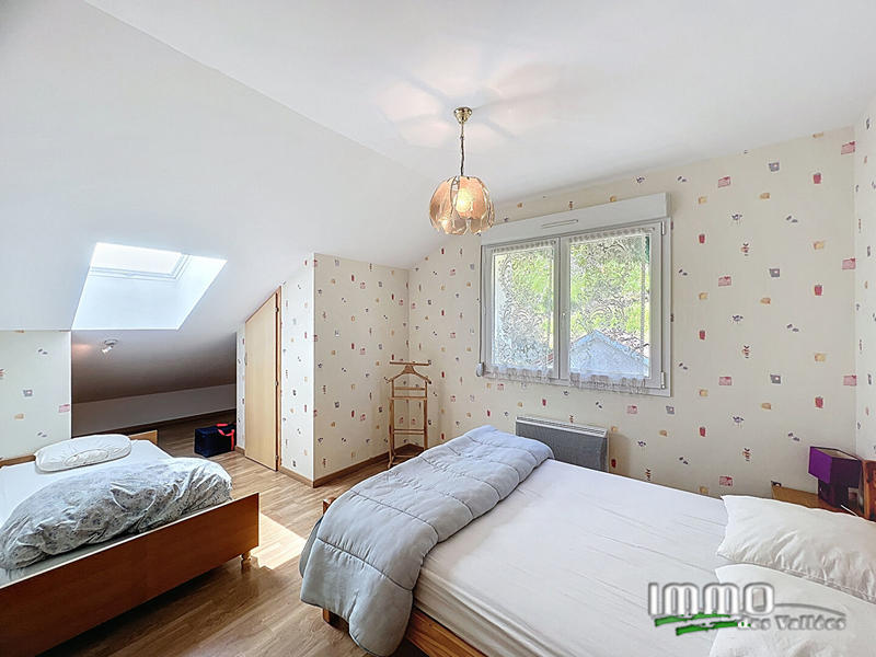 Maison - 181 m² - 7 pièces