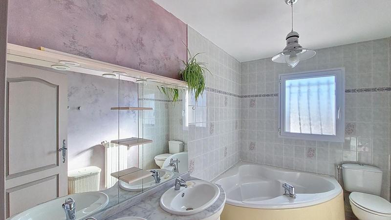 Maison - 98 m² - 4 pièces