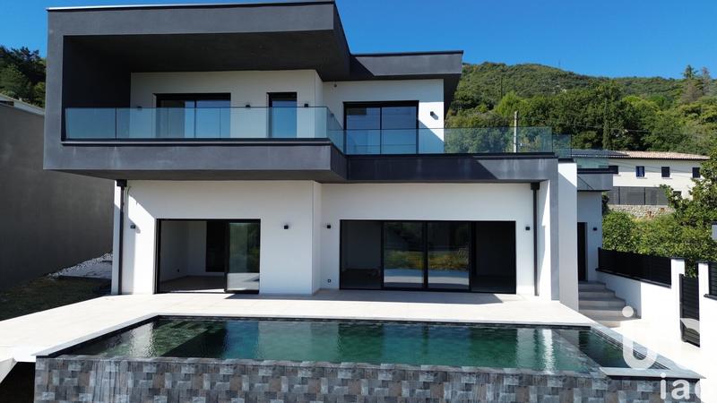 Maison - 182 m² - 5 pièces