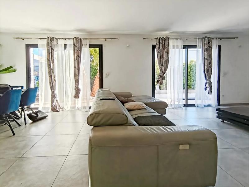 Maison - 157 m² - 7 pièces