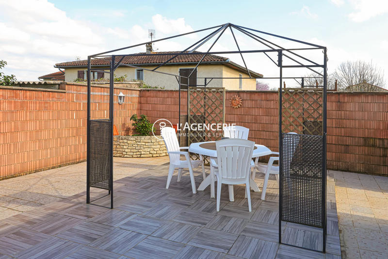 Maison - 95 m² - 4 pièces