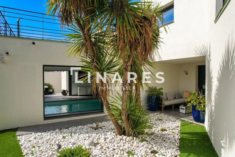 Maison - 200 m² - 4 pièces