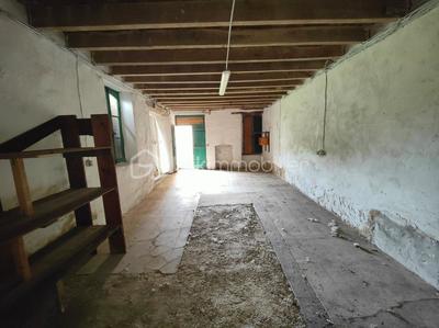 Maison - 400 m² - 6 pièces