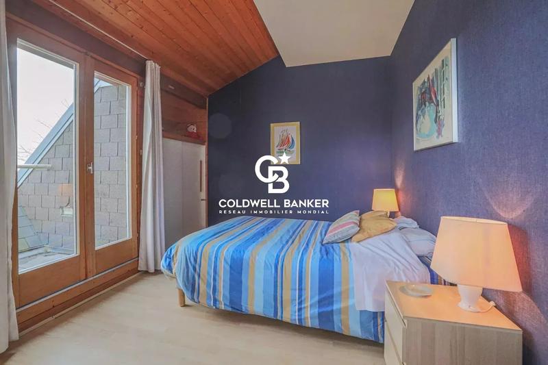 Maison - 250 m² - 7 pièces