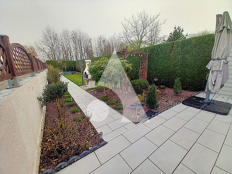 Maison - 94 m² - 6 pièces