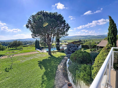 Villa - 262 m² - 10 pièces