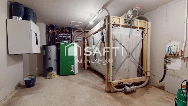 Maison - 230 m² - 8 pièces