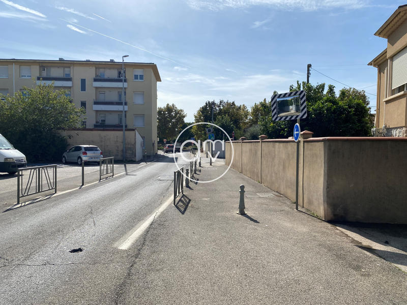 Parking / Garage - 14 m²