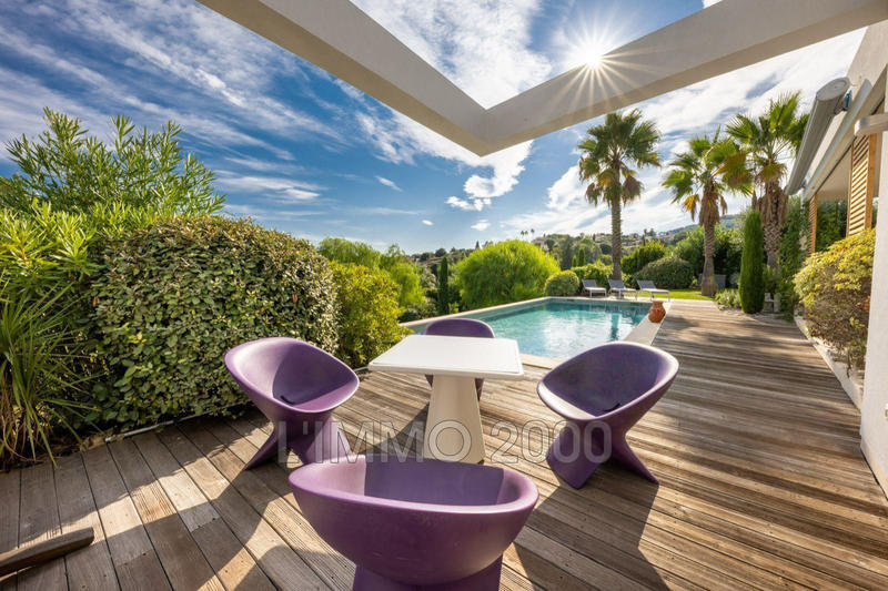 Villa - 306 m² - 8 pièces