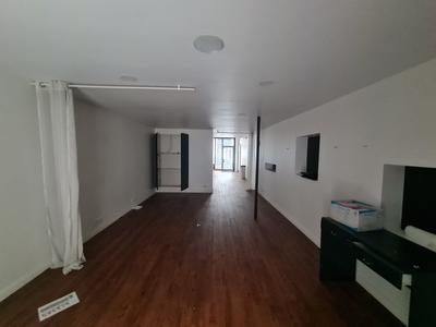 Local commercial - 136 m²