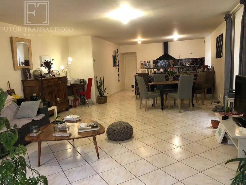 Maison - 243 m² - 7 pièces