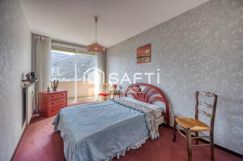 Appartement - 155 m² - 6 pièces