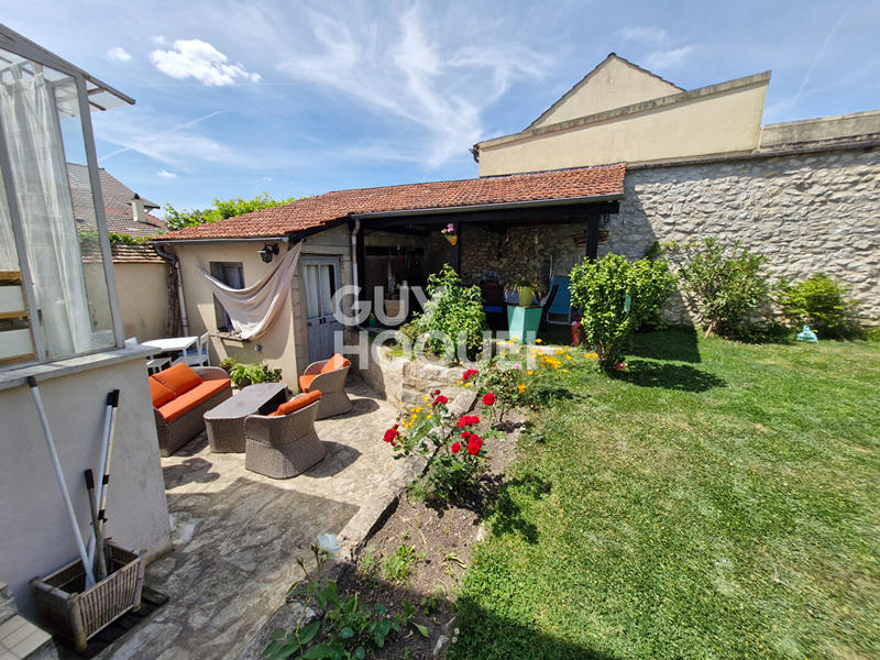 Maison - 104 m² - 5 pièces