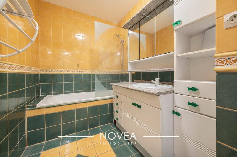 Appartement - 99 m² - 4 pièces