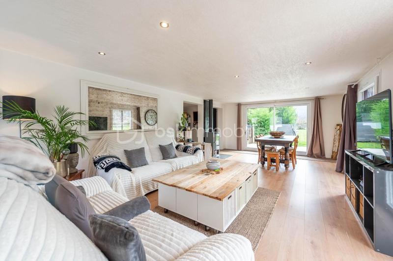 Maison traditionnelle - 165 m² - 5 pièces