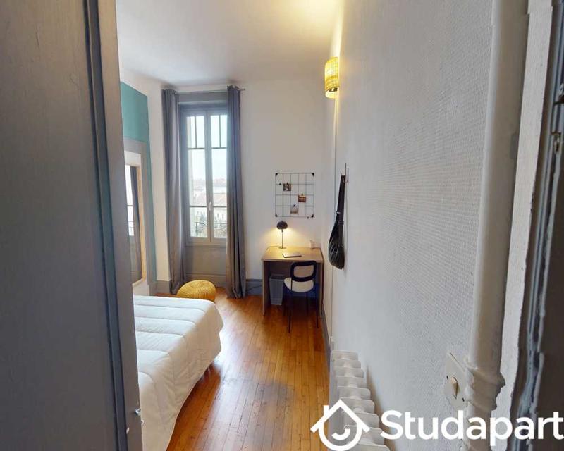 Chambre - 120 m² - 1 pièce