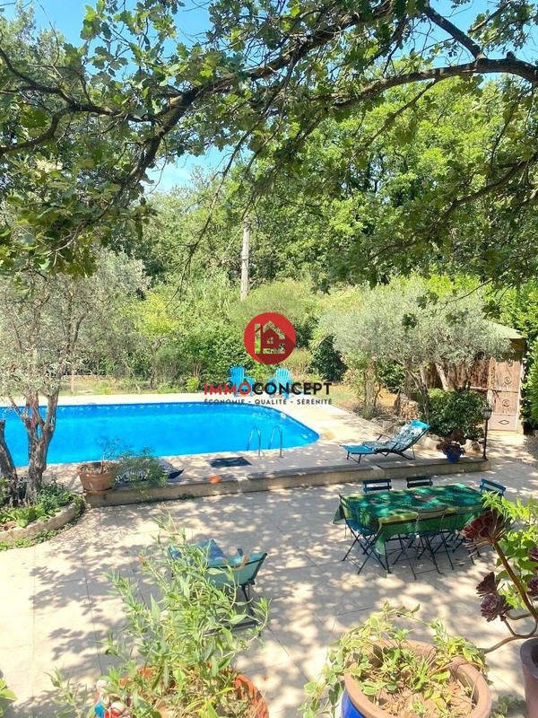 Mas - 268 m² - 9 pièces