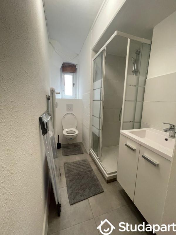 Chambre - 9 m² - 1 pièce