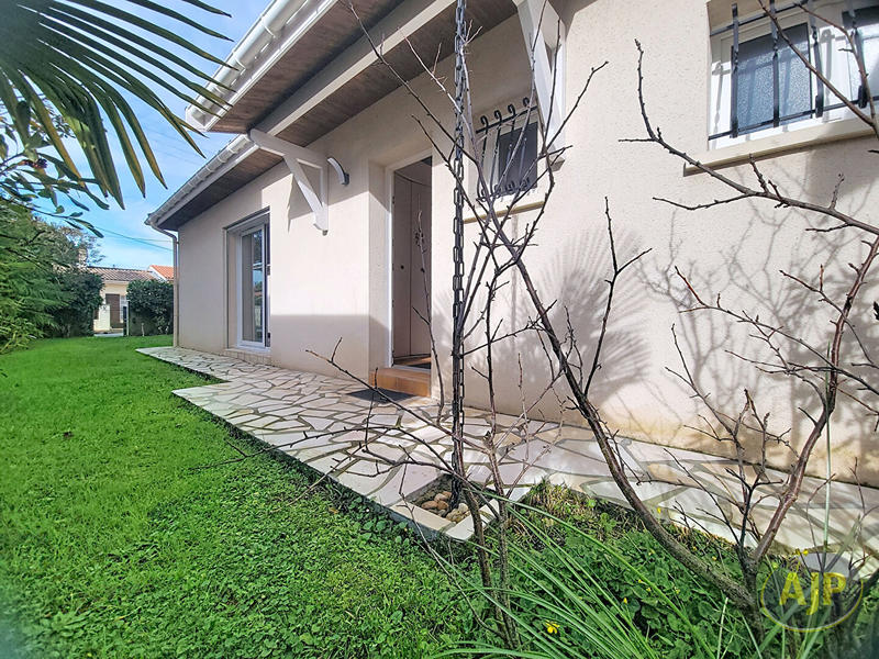 Maison - 105 m² - 4 pièces