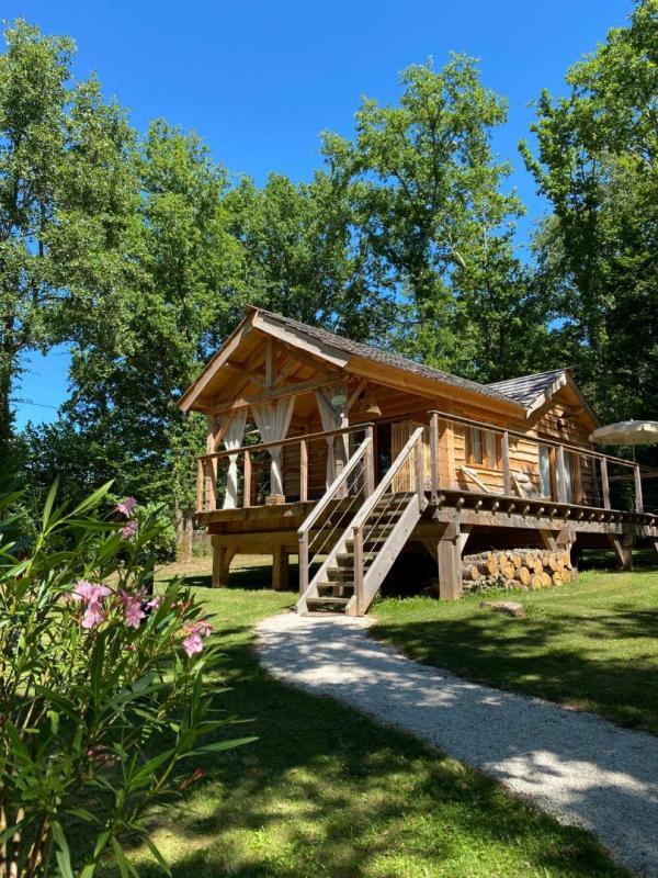 Demeure - 370 m² - 12 pièces