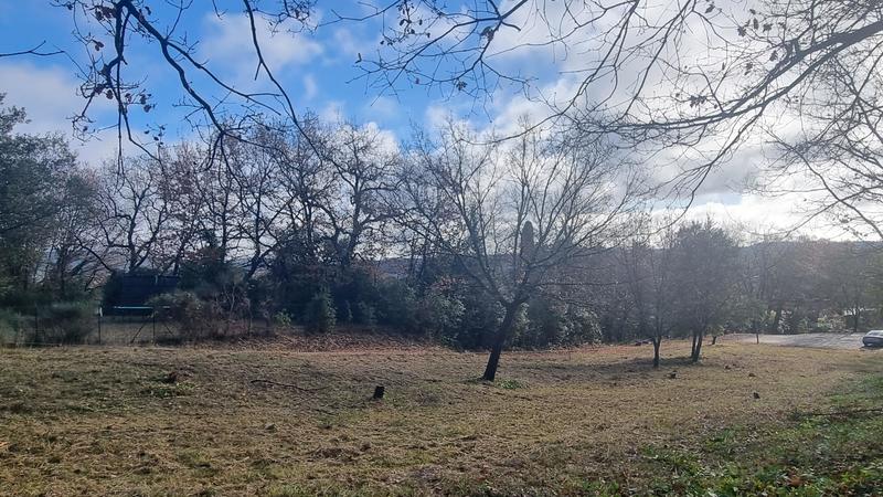 Terrain constructible - 2 150 m²