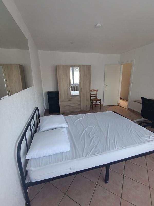 Appartement - 122 m² - 9 pièces