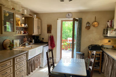 Mas - 260 m² - 4 pièces