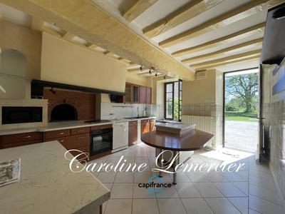 Maison - 245 m² - 8 pièces