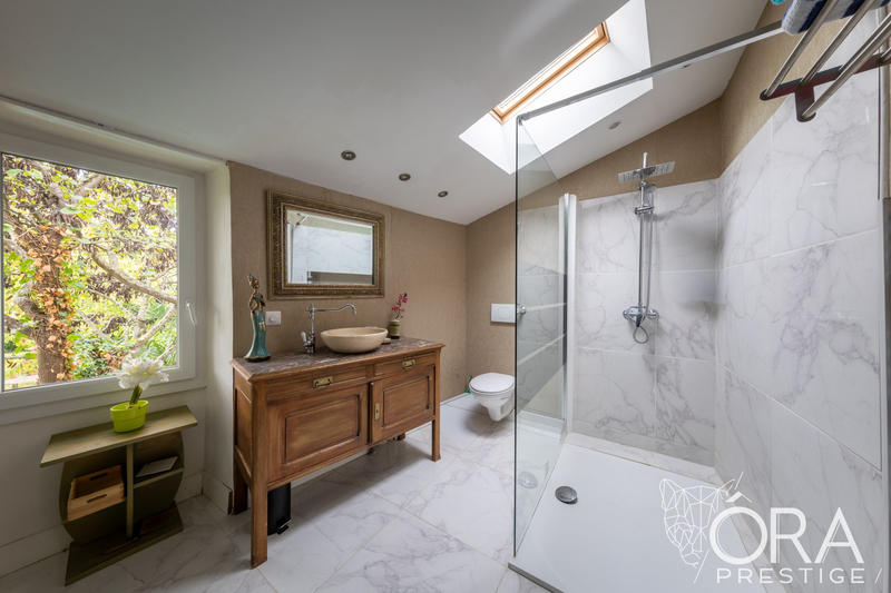 Maison ancienne - 430 m² - 17 pièces