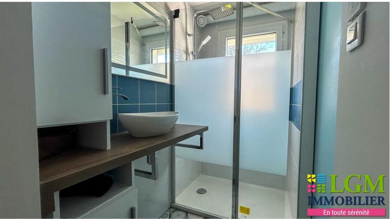 Studio - 25 m² - 1 pièce