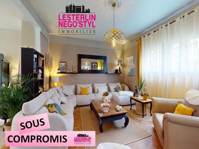 Maison - 197 m² - 6 pièces