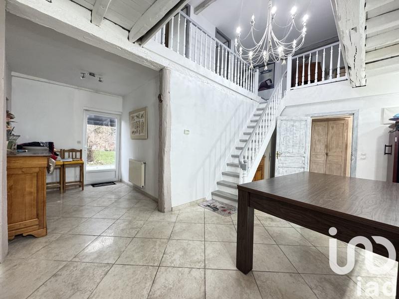 Maison - 260 m² - 8 pièces