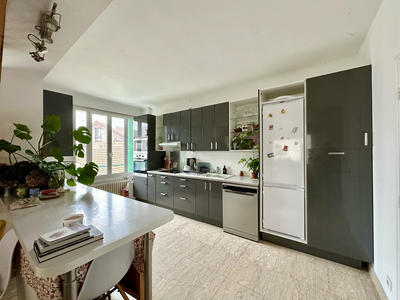 Maison - 94 m² - 5 pièces