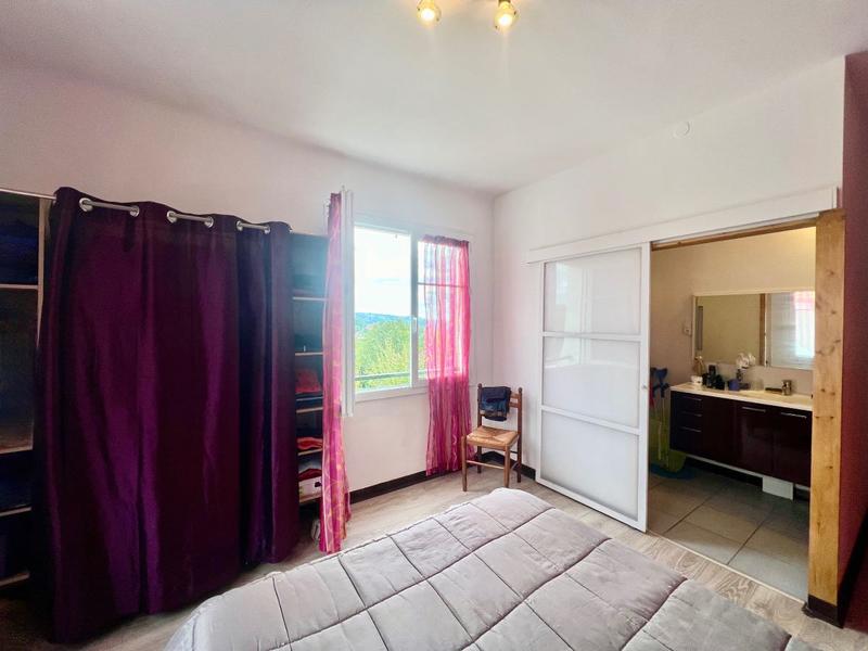 Maison - 210 m² - 10 pièces