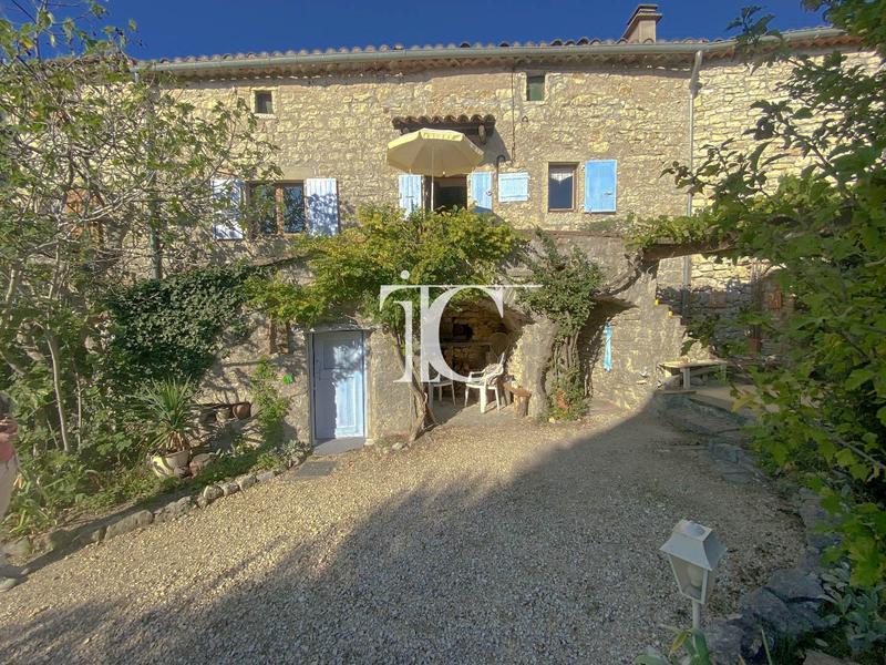 Maison - 90 m² - 3 pièces