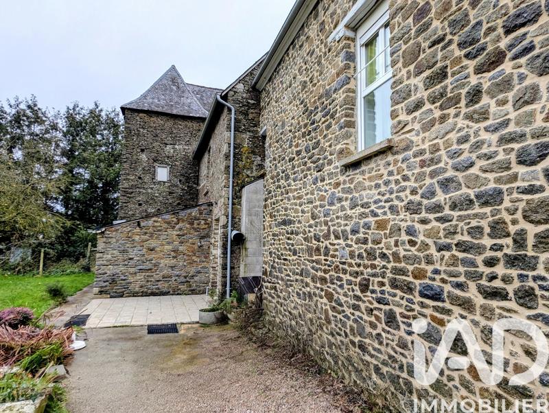 Maison - 214 m² - 8 pièces