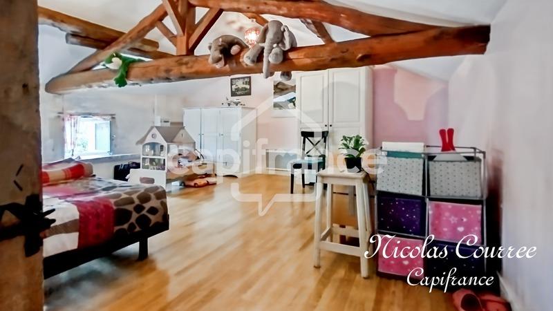 Maison - 202 m² - 5 pièces